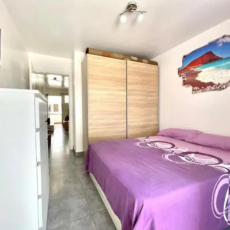 Nice With Wifi,pool, Near The Beach In Tenerife Sur,