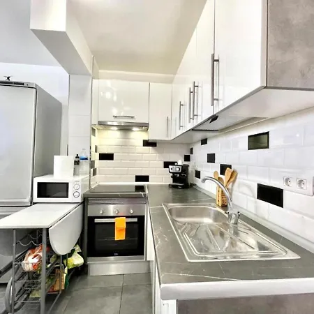 Nice With Wifi,pool, Near The Beach In Tenerife Sur, 아파트