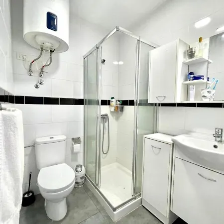 Nice With Wifi,pool, Near The Beach In Tenerife Sur, Apartamento Costa del Silencio